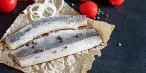 Pakowarki próżniowe – wydłużenie świeżości produktów w kuchni profesjonalnej